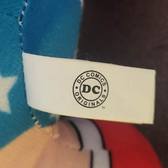 DC Comics Wonder Woman Plush - Picture 4 of 6